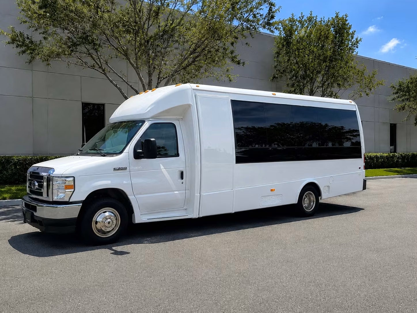15 passenger minibus