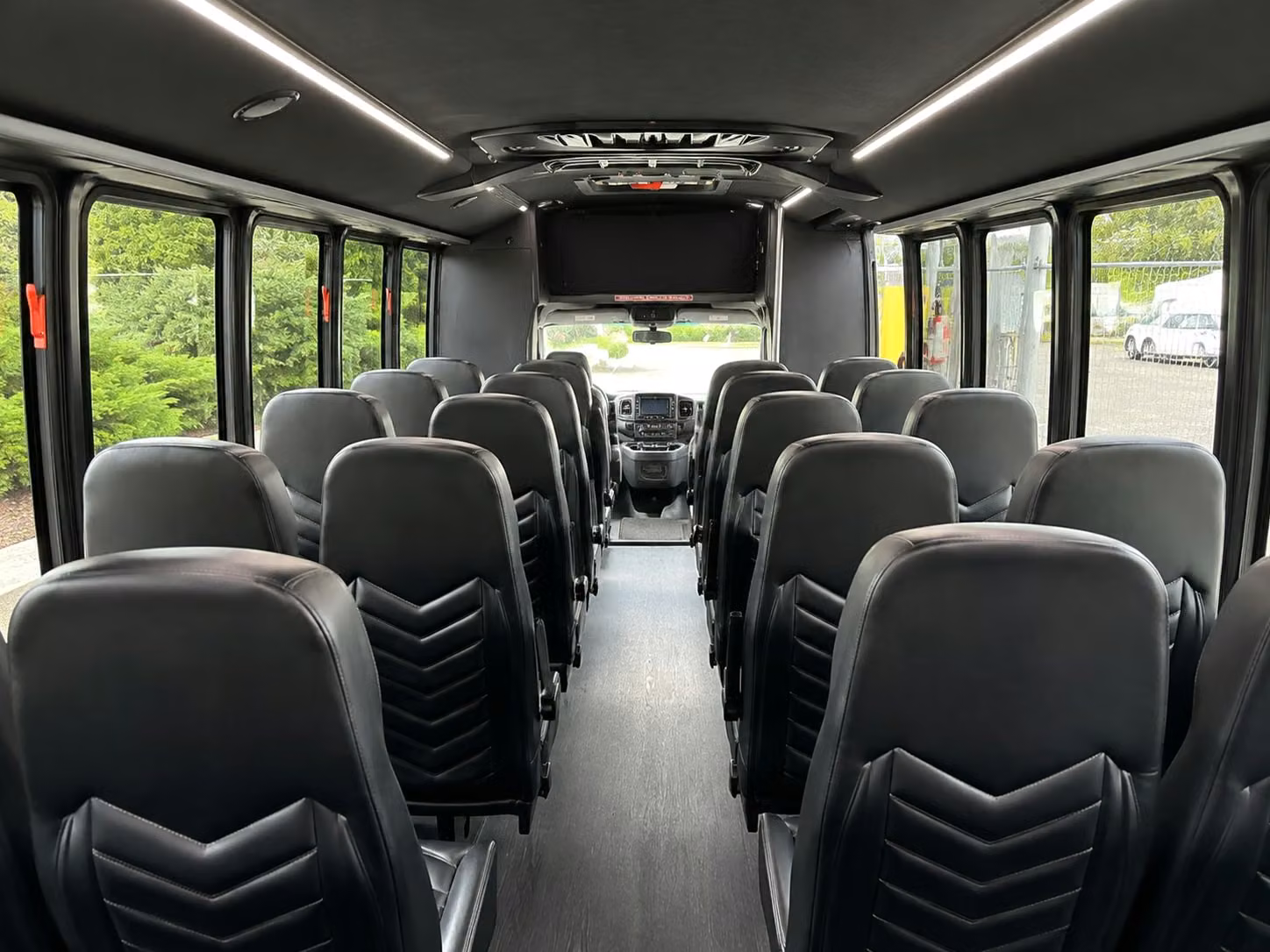 pasadena 18 passenger minibus rental